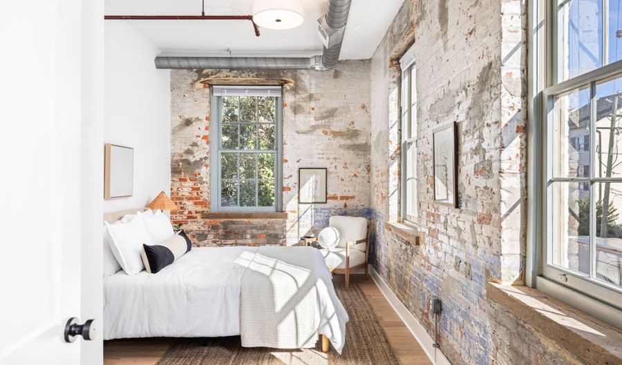 901 KING St 202, Alexandria, VA 22314 - 2 Beds, 1 Bath