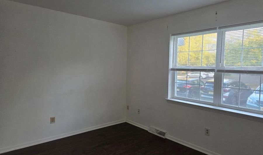 22- D OYSTER BAY Rd, Absecon, NJ 08201 - 2 Beds, 3 Bath