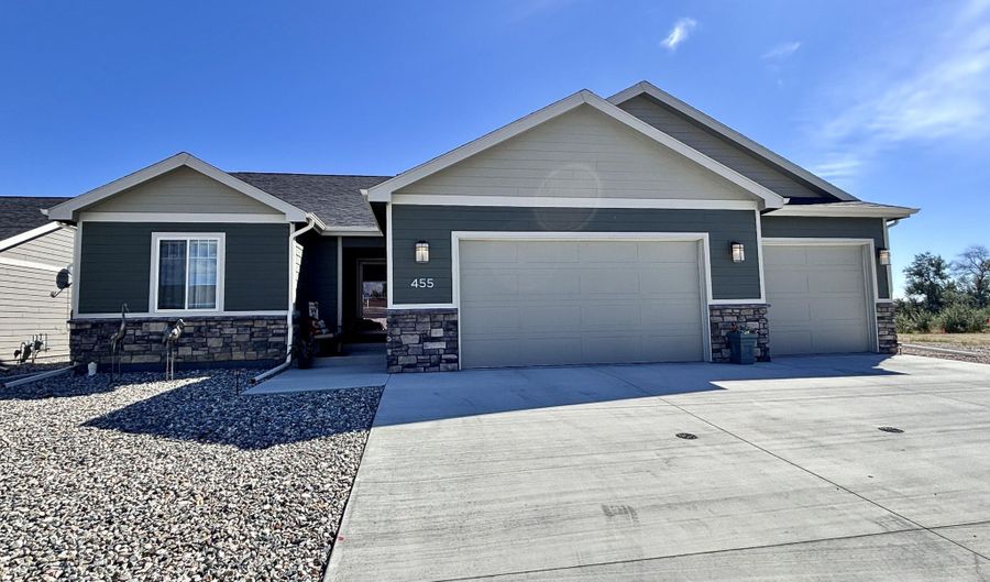 455 S Lucas St, Buffalo, WY 82834 - 3 Beds, 2 Bath