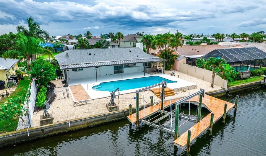913 SPINDLE PALM Way, Apollo Beach, FL 33572 - 4 Beds, 2 Bath