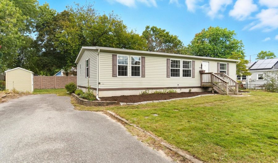 208 Longboat Ave, Beachwood, NJ 08722 - 3 Beds, 2 Bath