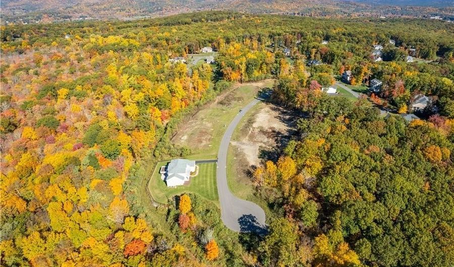 48 Weatherstone, Avon, CT 06001 - 4 Beds, 4 Bath
