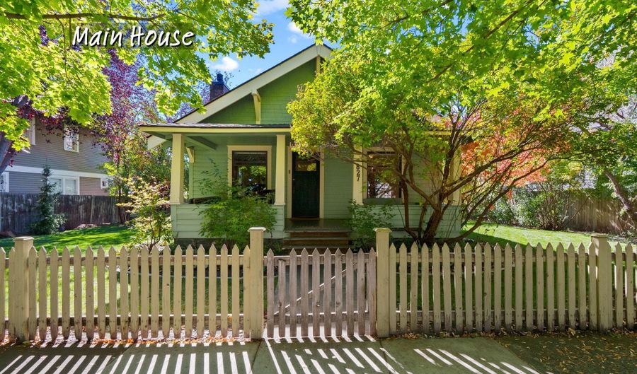 827 NW Delaware Ave, Bend, OR 97703 - 3 Beds, 3 Bath