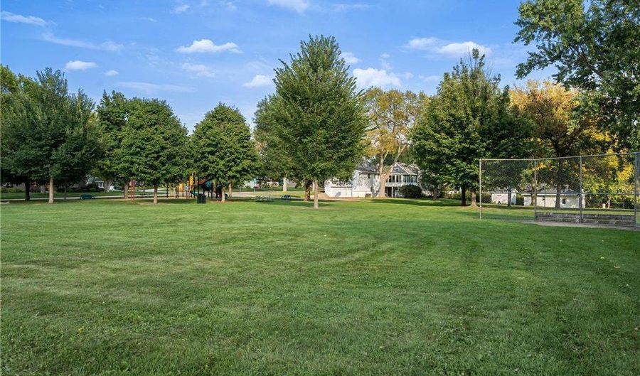 120 Ridge Rd, Albert Lea, MN 56007 - 3 Beds, 2 Bath