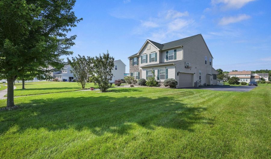 143 MEADOW GREEN Ave, Dover, DE 19901 - 4 Beds, 4 Bath