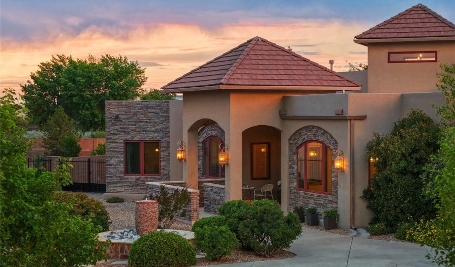 7921 Florence Ave NE, Albuquerque, NM 87122 - 5 Beds, 6 Bath
