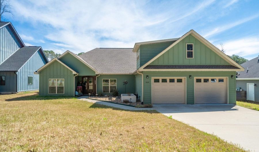 664 Hiram Dr, Bauxite, AR 72011 - 3 Beds, 3 Bath