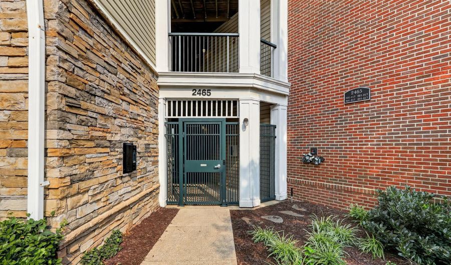 2465 ARMY NAVY Dr 1-202, Arlington, VA 22206 - 2 Beds, 2 Bath