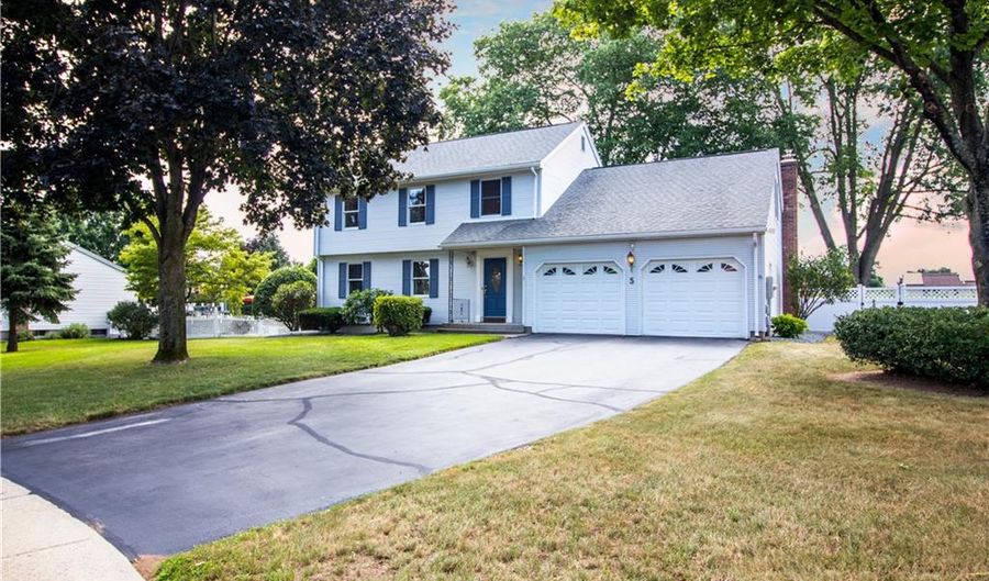 5 Valley View Cir, Enfield, CT 06082 - 4 Beds, 3 Bath