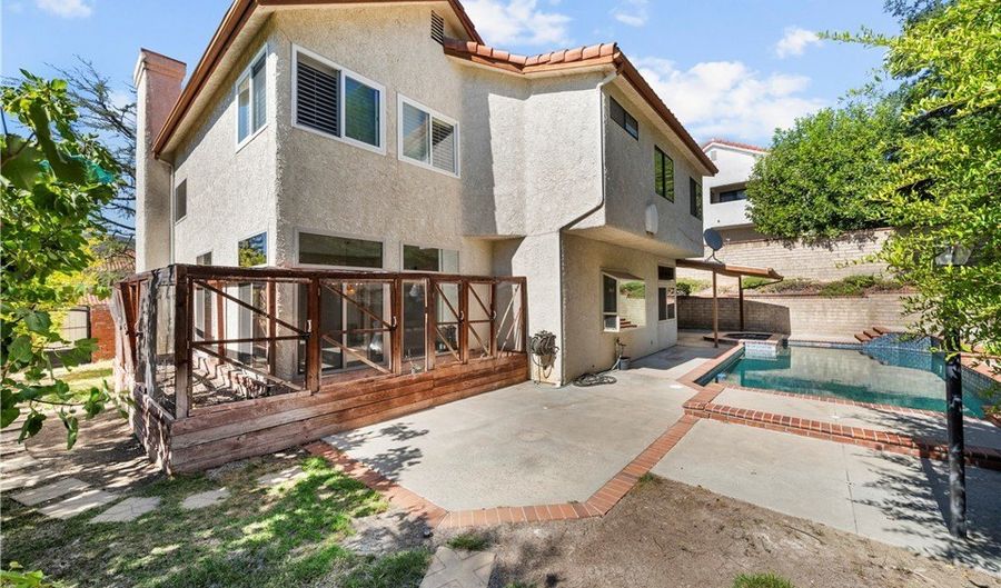 6056 Lake Lindero, Agoura Hills, CA 91301 - 4 Beds, 4 Bath