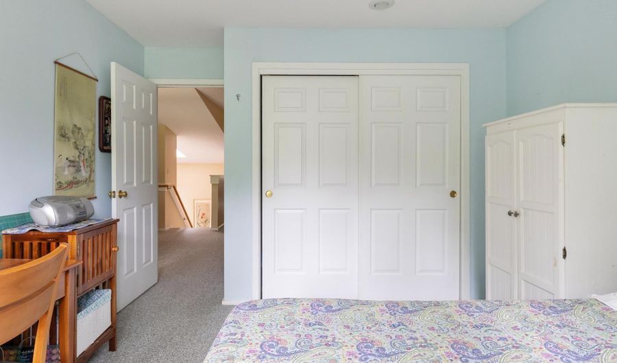 11 Lake Forest Dr, Burlington, VT 05401 - 2 Beds, 3 Bath