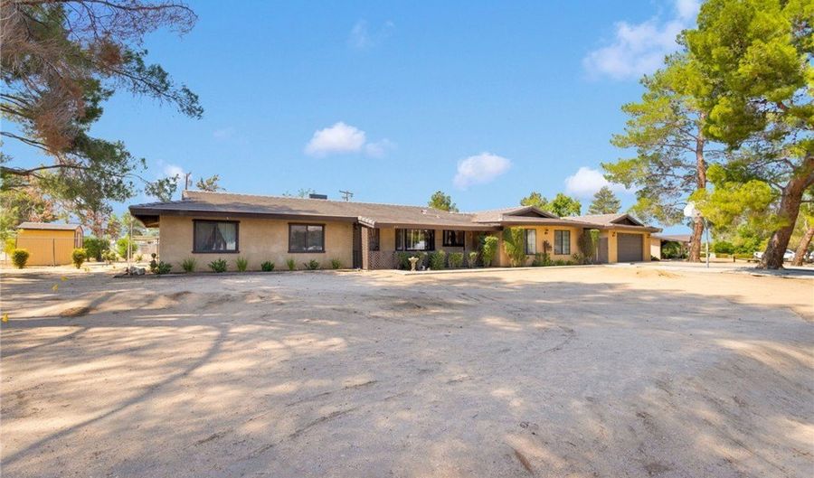 18715 Mingo Rd, Apple Valley, CA 92307 - 3 Beds, 2 Bath