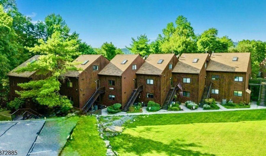 20 Augusta Dr 9, Alloway, NJ 07462 - 2 Beds, 2 Bath