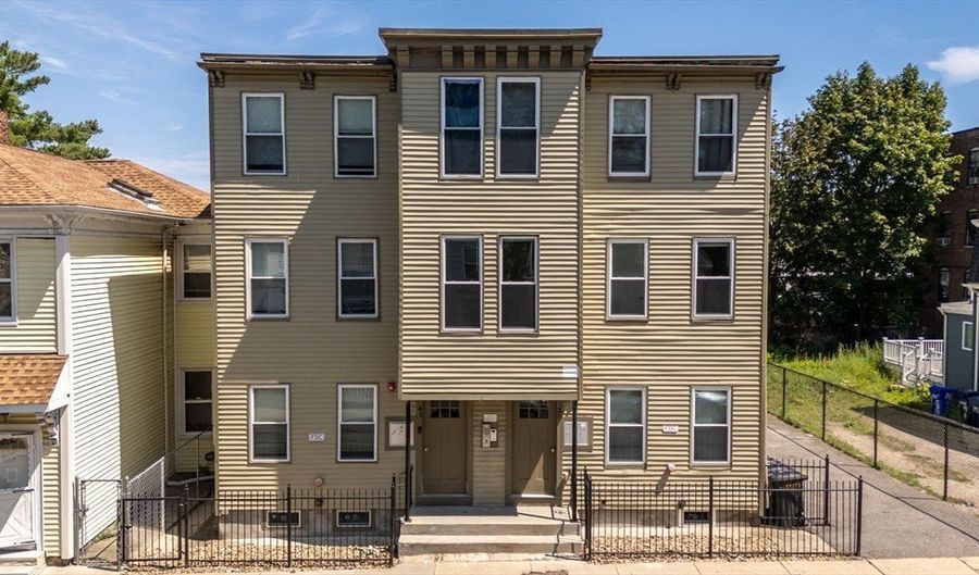 39-41 W Walnut Park, Boston, MA 02119 - 14 Beds, 6 Bath