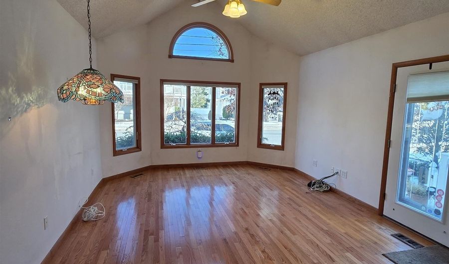 256 42nd, Avalon, NJ 08202 - 4 Beds, 3 Bath