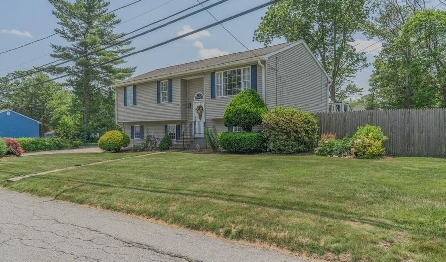 136 Youngs Ave, Coventry, RI 02816 - 3 Beds, 3 Bath