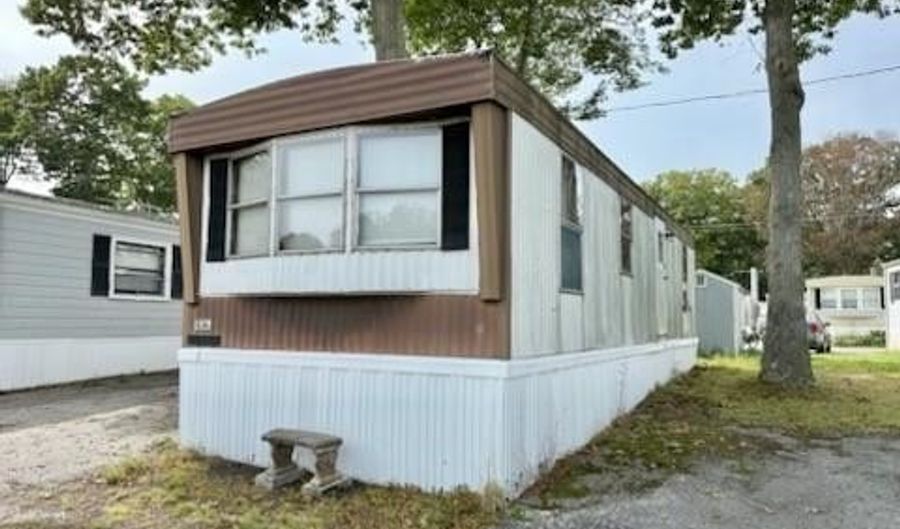 836 Forest Park Ave, Middletown, RI 02842 - 1 Beds, 1 Bath