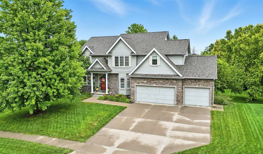 2001 NE Innsbruck Dr, Ankeny, IA 50021 - 4 Beds, 5 Bath