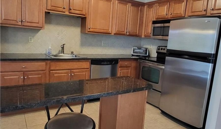 400 New River Rd 704, Lincoln, RI 02838 - 2 Beds, 1 Bath