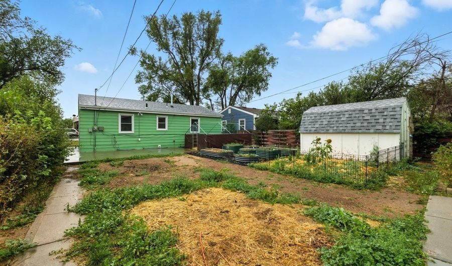 2618 E 10TH St, Cheyenne, WY 82001 - 3 Beds, 2 Bath