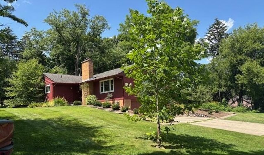 580 Riverview Dr, Ann Arbor, MI 48104 - 3 Beds, 2 Bath
