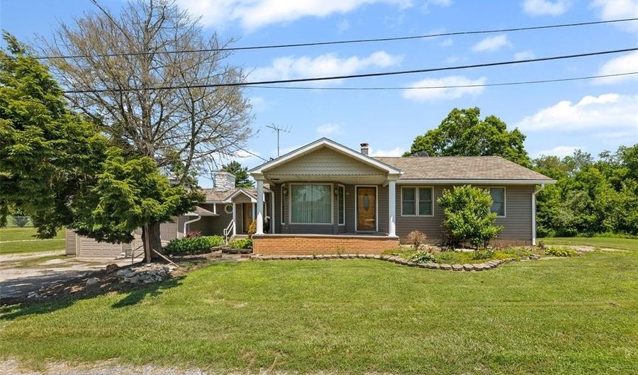 3213 Bassett Ave, Alton, IL 62002 - 3 Beds, 2 Bath