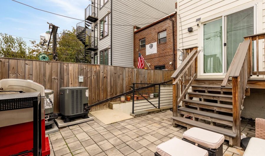 1519 K St SE 101, Washington, DC 20003 - 2 Beds, 2 Bath