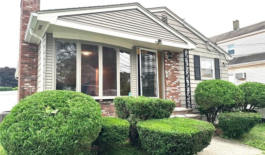 8 Ashby St, Johnston, RI 02919 - 4 Beds, 1 Bath