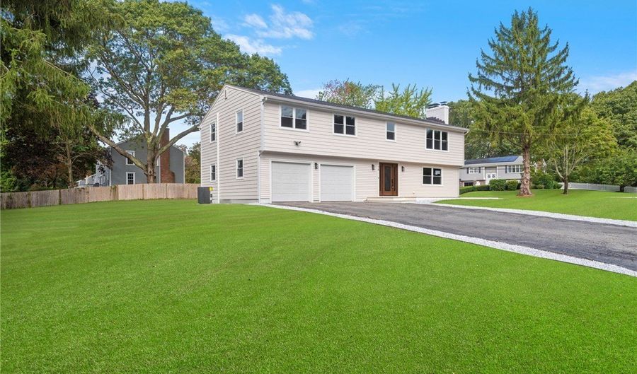 75 Walnut Rd, North Kingstown, RI 02852 - 3 Beds, 3 Bath