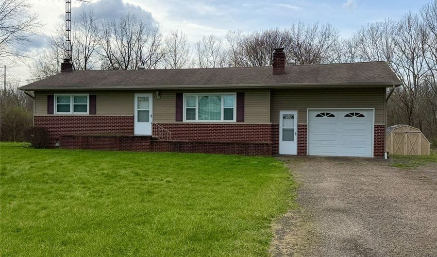 11455 Walnut Ave NE, Alliance, OH 44601 - 2 Beds, 1 Bath