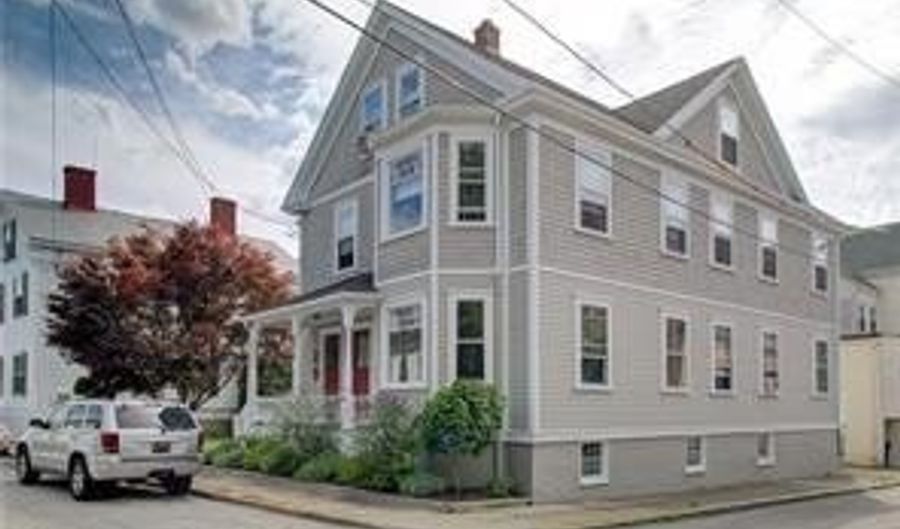 44 Charles St 1, Newport, RI 02840 - 3 Beds, 1 Bath