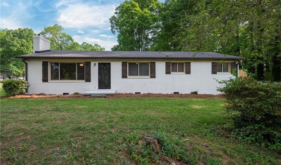 110 N Claybon Dr, Advance, NC 27006 - 3 Beds, 1 Bath