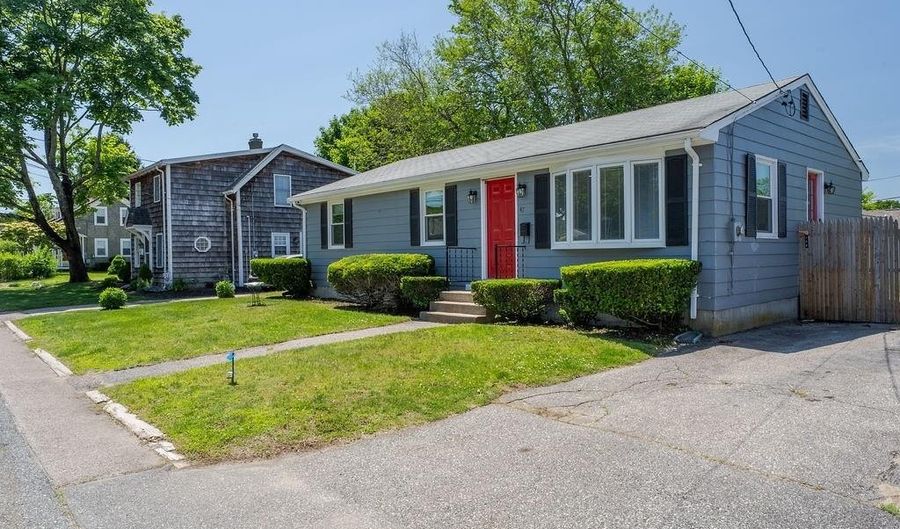 47 Planet Ave, East Providence, RI 02915 - 3 Beds, 1 Bath