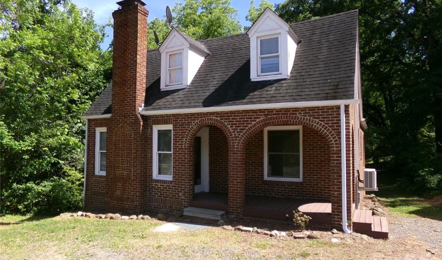 1014 E Main St, Albemarle, NC 28001 - 3 Beds, 2 Bath