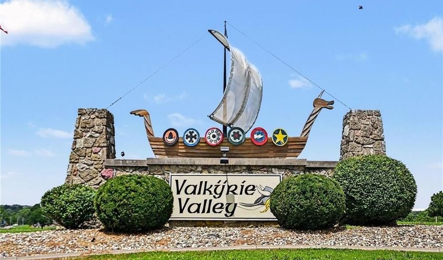 1066 Lake Viking Ter, Altamont, MO 64620 - 4 Beds, 5 Bath