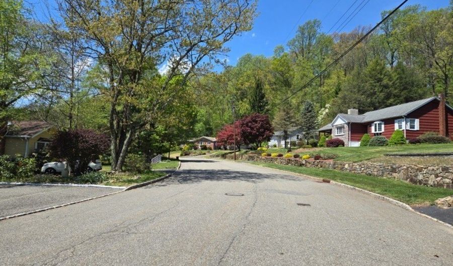 44 Linwood Ave, Andover, NJ 07801 - 3 Beds, 3 Bath