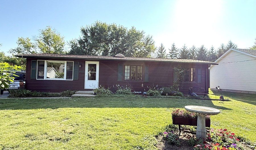 1420 Manhatas Trl, Algonquin, IL 60102 - 3 Beds, 2 Bath