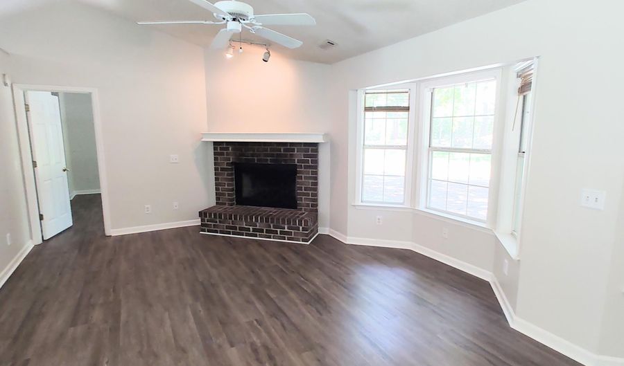 52 Marsh Dr, Beaufort, SC 29907 - 4 Beds, 3 Bath