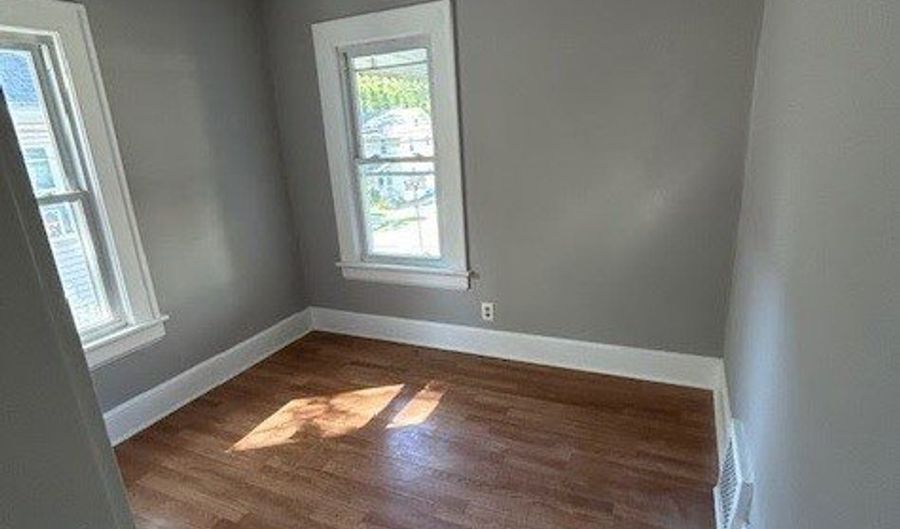 359 Booth Ave, Akron, OH 44305 - 2 Beds, 1 Bath