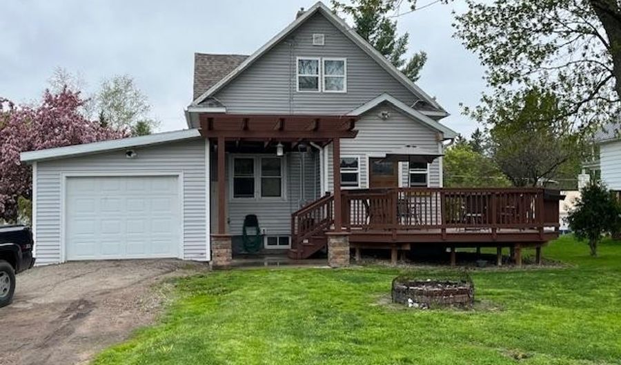 325 HUDSON St, Antigo, WI 54409 - 3 Beds, 2 Bath