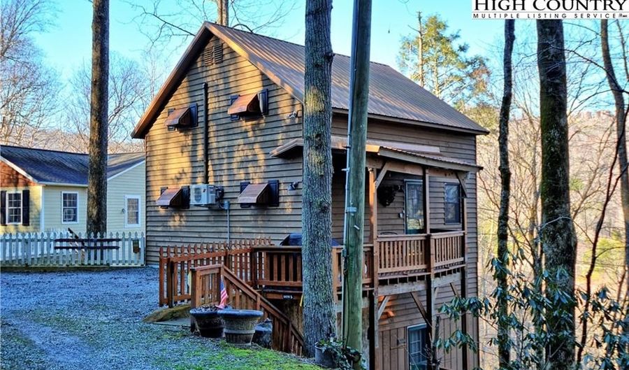 133 Greenbriar Rd, Banner Elk, NC 28604 - 2 Beds, 3 Bath