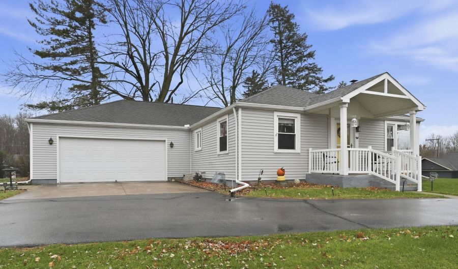 1007 S Darling St, Angola, IN 46703 - 3 Beds, 2 Bath