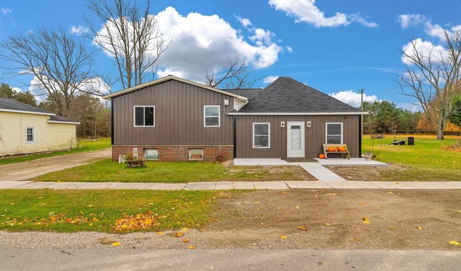 4874 Church, Applegate, MI 48401 - 2 Beds, 2 Bath