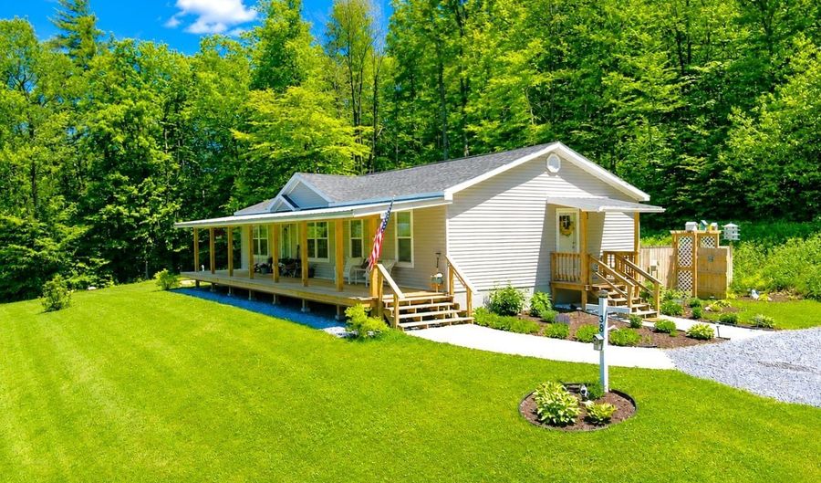 38 Oak Ridge Ln, Bennington, VT 05201 - 3 Beds, 2 Bath