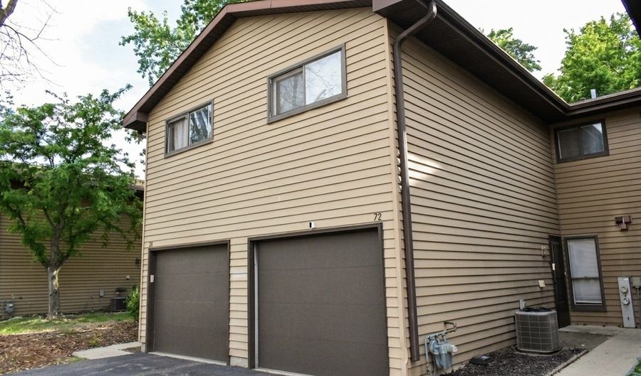 72 S Ruga Ct, Addison, IL 60101 - 3 Beds, 2 Bath