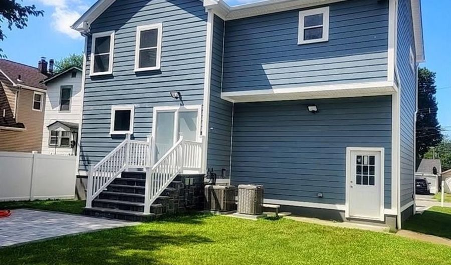 46 Phelps Ave, Bergenfield, NJ 07621 - 5 Beds, 4 Bath