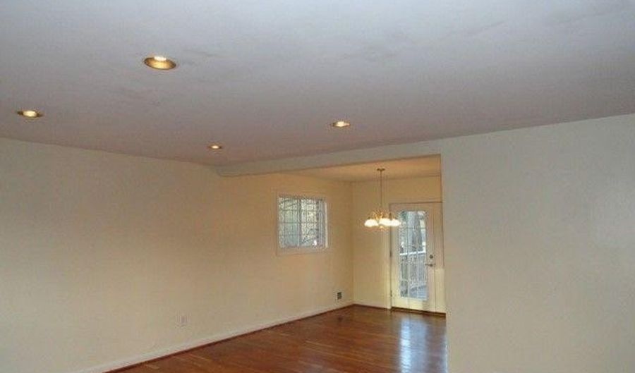 7821 CAYUGA Ave, Bethesda, MD 20817 - 4 Beds, 3 Bath