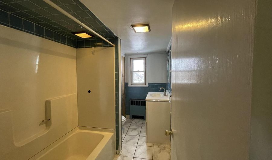 1230 Providence Rd 2, Scranton, PA 18508 - 2 Beds, 1 Bath