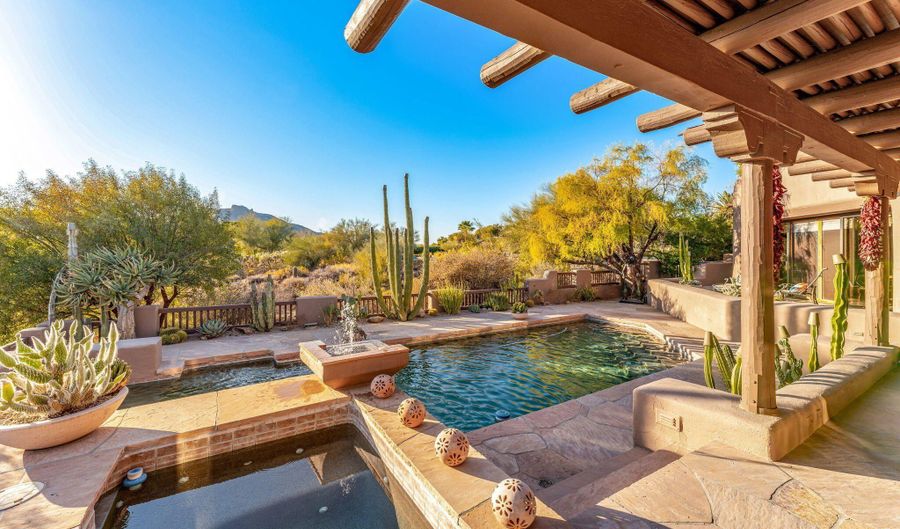 1084 N BOULDER Dr, Carefree, AZ 85377 - 5 Beds, 5 Bath