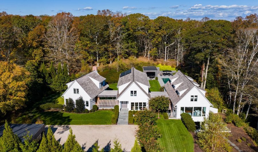 7 Ashwood Ct, Amagansett, NY 11930 - 8 Beds, 10 Bath